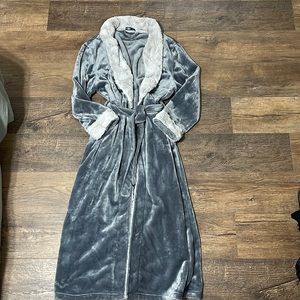 NWOT Long robe